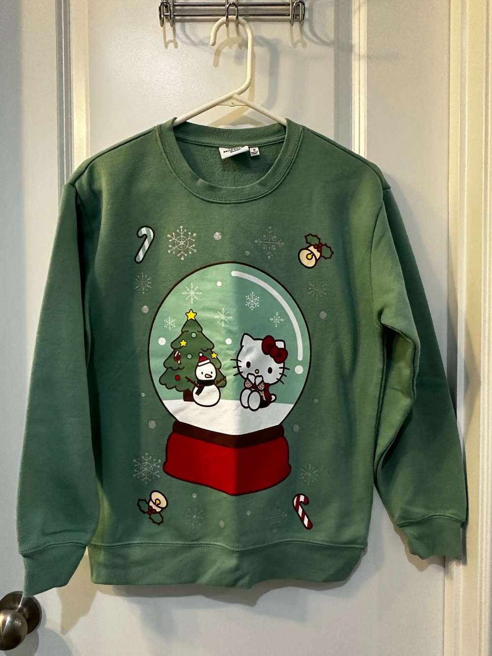 Officially Licensed Hello Kitty Green Holiday Snow Globe Sweatshirt NWOT
